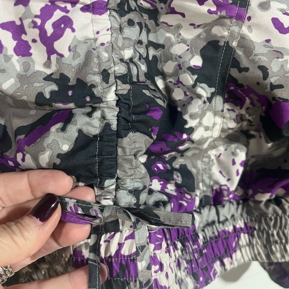 Women’s Calvin Klein large quick dry performance jacket $22 - Picture 7 of 9